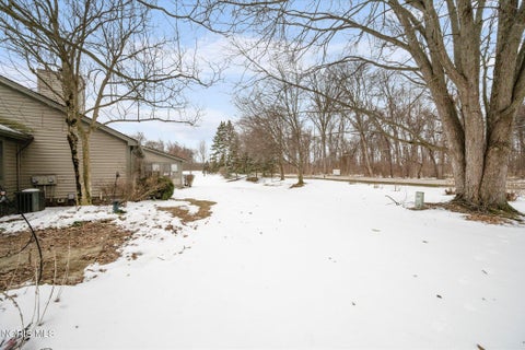 Tiny photo for 42 Back Bay Road, Bowling Green, OH 43402 (MLS # 10013272)