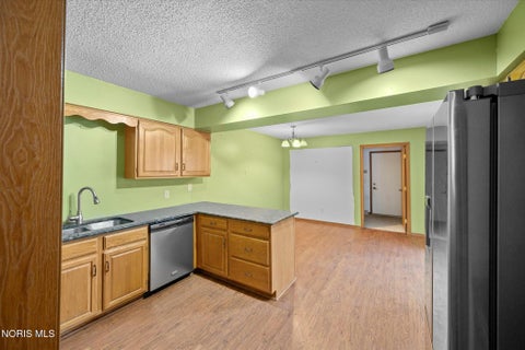 Tiny photo for 42 Back Bay Road, Bowling Green, OH 43402 (MLS # 10013272)