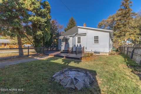 Tiny photo for 402 E Indiana Avenue, Maumee, OH 43537 (MLS # 10000722)