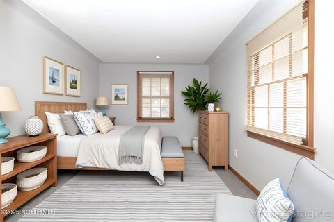 Tiny photo for 402 E Indiana Avenue, Maumee, OH 43537 (MLS # 10000722)