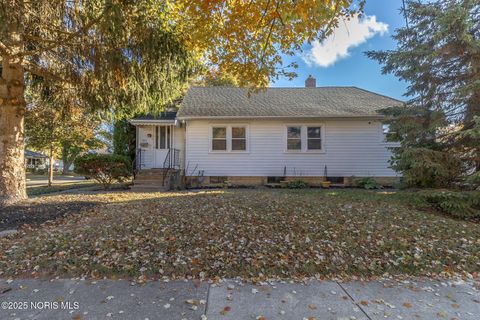 Photo of 402 E Indiana Avenue, Maumee, OH 43537 (MLS # 10000722) Photo of 402 E Indiana Avenue, Maumee, OH 43537 (MLS # 10000722)