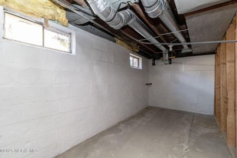 Tiny photo for 402 E Indiana Avenue, Maumee, OH 43537 (MLS # 10000722)