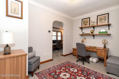 Tiny photo for 402 E Indiana Avenue, Maumee, OH 43537 (MLS # 10000722)