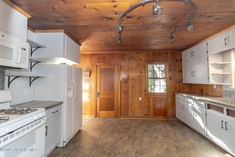 Tiny photo for 402 E Indiana Avenue, Maumee, OH 43537 (MLS # 10000722)