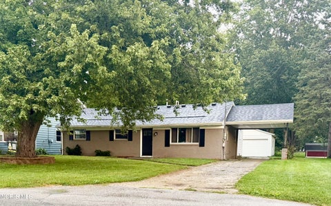 Photo of 452 Faye Avenue, Bowling Green, OH 43402 (MLS # 10012947)