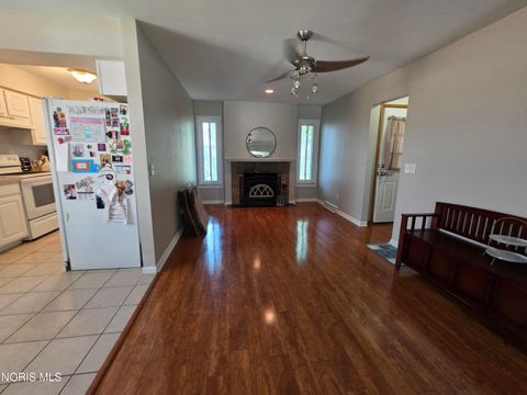 Tiny photo for 3238 S Eastmoreland Drive, Oregon, OH 43616 (MLS # 10008654)