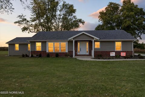 Photo of 105 County Road 10, Liberty Center, OH 43532 (MLS # 10000492) Photo of 105 County Road 10, Liberty Center, OH 43532 (MLS # 10000492)
