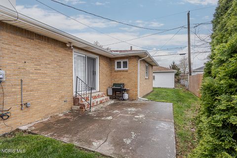 Tiny photo for 4498 285th Street, Toledo, OH 43611 (MLS # 10006554)