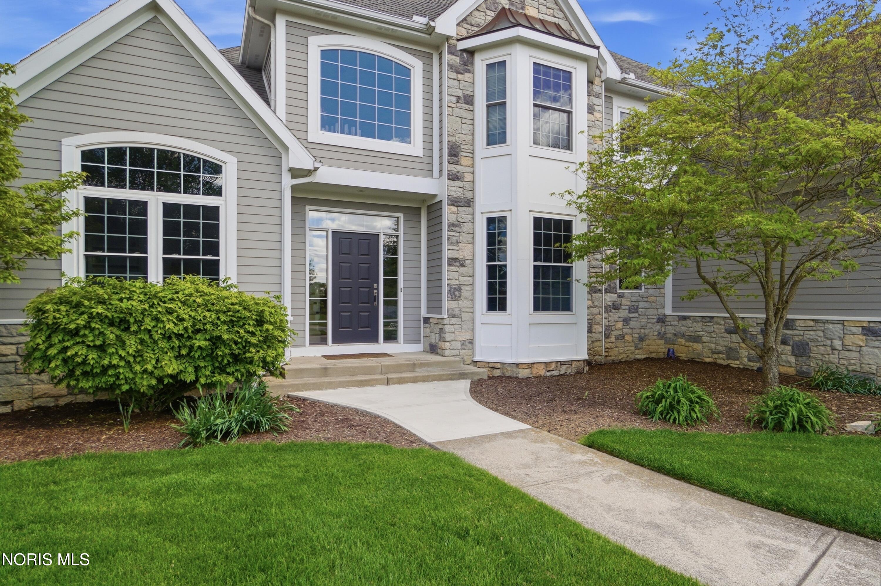 5853 Green Ivy Lane
