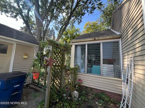 Tiny photo for 1643 Hagley Road, Toledo, OH 43612 (MLS # 10000855)