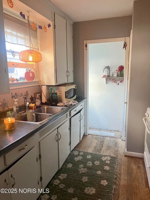 Tiny photo for 1643 Hagley Road, Toledo, OH 43612 (MLS # 10000855)