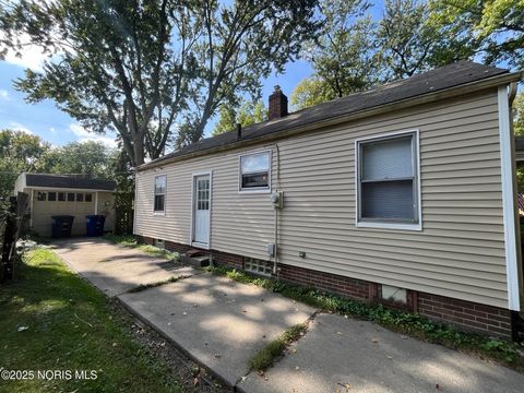 Tiny photo for 1643 Hagley Road, Toledo, OH 43612 (MLS # 10000855)