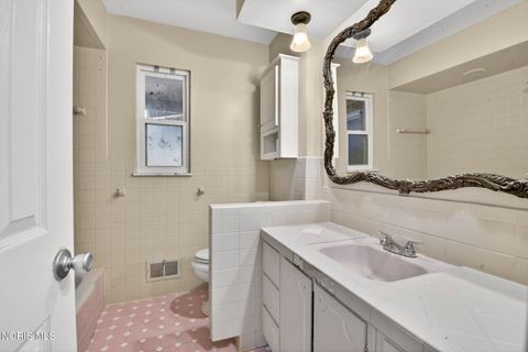 Tiny photo for 2520 Secor Road, Toledo, OH 43606 (MLS # 10006294)