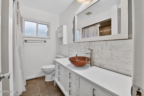 Tiny photo for 2520 Secor Road, Toledo, OH 43606 (MLS # 10006294)