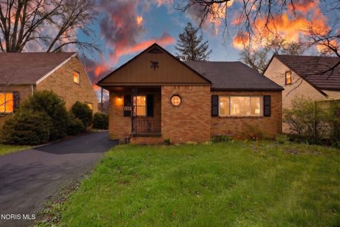 Tiny photo for 2520 Secor Road, Toledo, OH 43606 (MLS # 10006294)