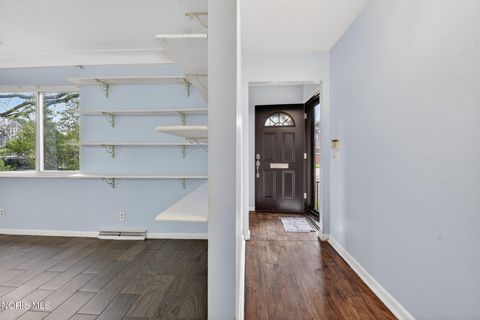 Tiny photo for 2520 Secor Road, Toledo, OH 43606 (MLS # 10006294)