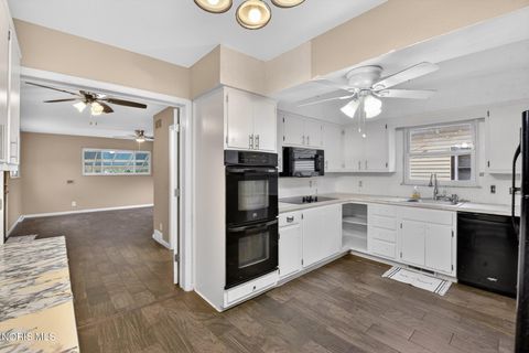 Tiny photo for 2520 Secor Road, Toledo, OH 43606 (MLS # 10006294)