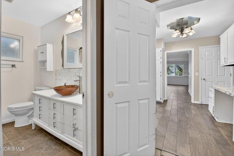 Tiny photo for 2520 Secor Road, Toledo, OH 43606 (MLS # 10006294)