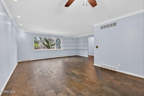 Tiny photo for 2520 Secor Road, Toledo, OH 43606 (MLS # 10006294)