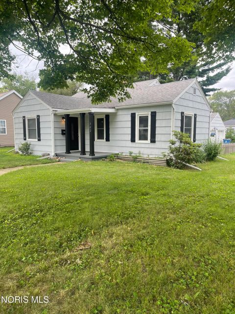 Photo of 302 W Garfield Avenue, Swanton, OH 43558 (MLS # 10010151)