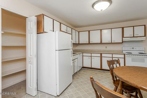 Tiny photo for 6640 Salisbury Road #D208, Maumee, OH 43537 (MLS # 10007455)