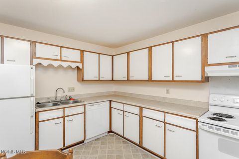 Tiny photo for 6640 Salisbury Road #D208, Maumee, OH 43537 (MLS # 10007455)