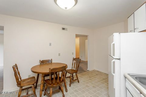 Tiny photo for 6640 Salisbury Road #D208, Maumee, OH 43537 (MLS # 10007455)