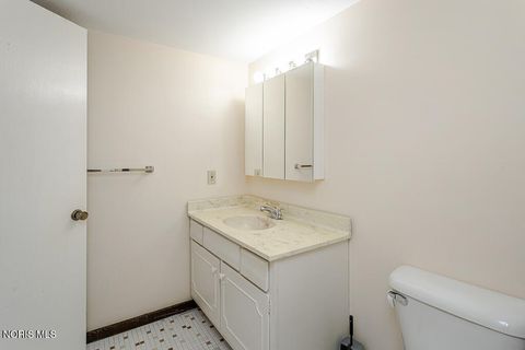 Tiny photo for 6640 Salisbury Road #D208, Maumee, OH 43537 (MLS # 10007455)