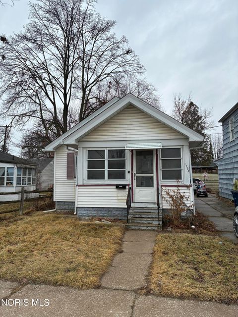 Tiny photo for 1752 Marne Avenue, Toledo, OH 43613 (MLS # 10004291)