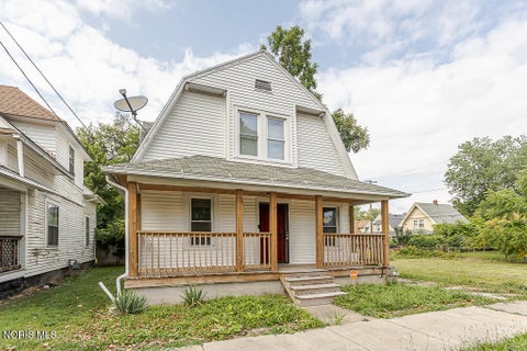Photo of 432 Arcadia Avenue, Toledo, OH 43610 (MLS # 10011134)