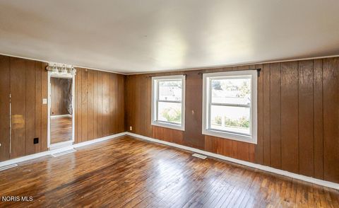 Tiny photo for 210 E Poe Road, Bowling Green, OH 43402 (MLS # 10008315)
