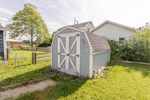Tiny photo for 210 E Poe Road, Bowling Green, OH 43402 (MLS # 10008315)