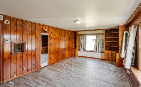 Tiny photo for 210 E Poe Road, Bowling Green, OH 43402 (MLS # 10008315)