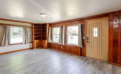 Tiny photo for 210 E Poe Road, Bowling Green, OH 43402 (MLS # 10008315)