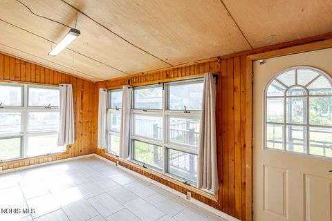 Tiny photo for 210 E Poe Road, Bowling Green, OH 43402 (MLS # 10008315)