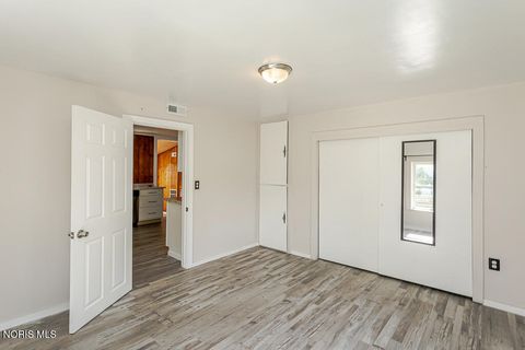 Tiny photo for 210 E Poe Road, Bowling Green, OH 43402 (MLS # 10008315)