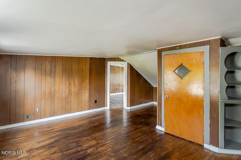 Tiny photo for 210 E Poe Road, Bowling Green, OH 43402 (MLS # 10008315)
