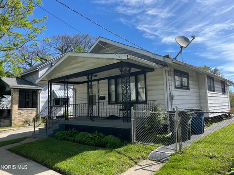 Photo of 1504 Upton Avenue, Toledo, OH 43607 (MLS # 10007561)