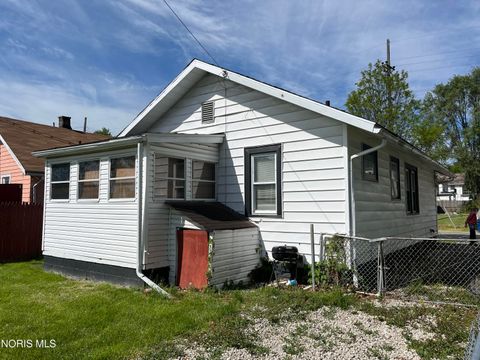 Tiny photo for 1504 Upton Avenue, Toledo, OH 43607 (MLS # 10007561)