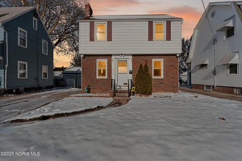 Photo of 1374 Wildwood Road, Toledo, OH 43614 (MLS # 10002219)