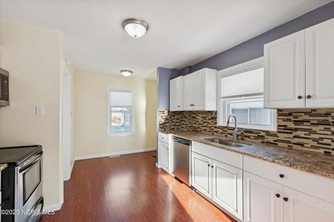 Tiny photo for 1374 Wildwood Road, Toledo, OH 43614 (MLS # 10002219)