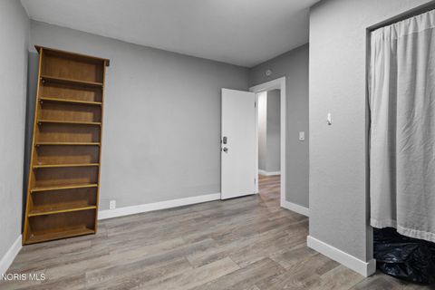 Tiny photo for 122 Columbia Street, Toledo, OH 43620 (MLS # 10004154)