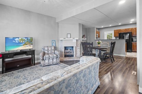 Tiny photo for 122 Columbia Street, Toledo, OH 43620 (MLS # 10004154)