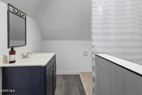 Tiny photo for 122 Columbia Street, Toledo, OH 43620 (MLS # 10004154)