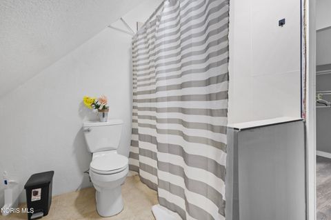 Tiny photo for 122 Columbia Street, Toledo, OH 43620 (MLS # 10004154)