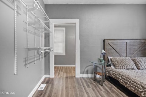 Tiny photo for 122 Columbia Street, Toledo, OH 43620 (MLS # 10004154)