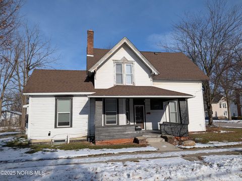 Photo of 403 N Walnut Street, Bryan, OH 43506 (MLS # 10002381)