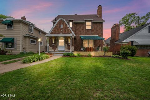 Photo of 3806 Woodmont Road, Toledo, OH 43613 (MLS # 10006463)