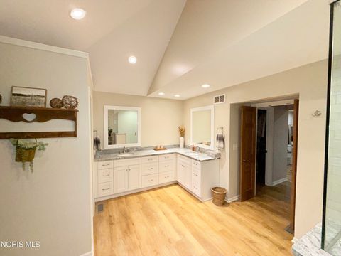 Tiny photo for 1121 Fox Run Road, Findlay, OH 45840 (MLS # 10004259)