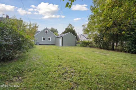 Tiny photo for 2736 Northwood Avenue, Toledo, OH 43606 (MLS # 10000548)